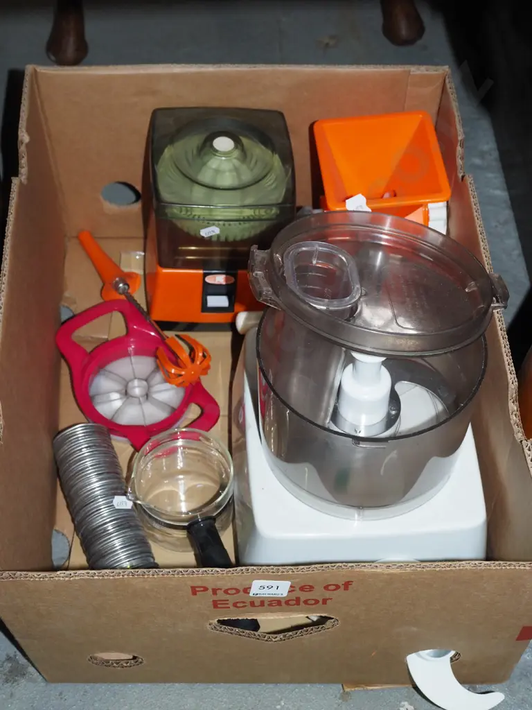 box; kitchen whiz, bench top mincer  etc Image 1++