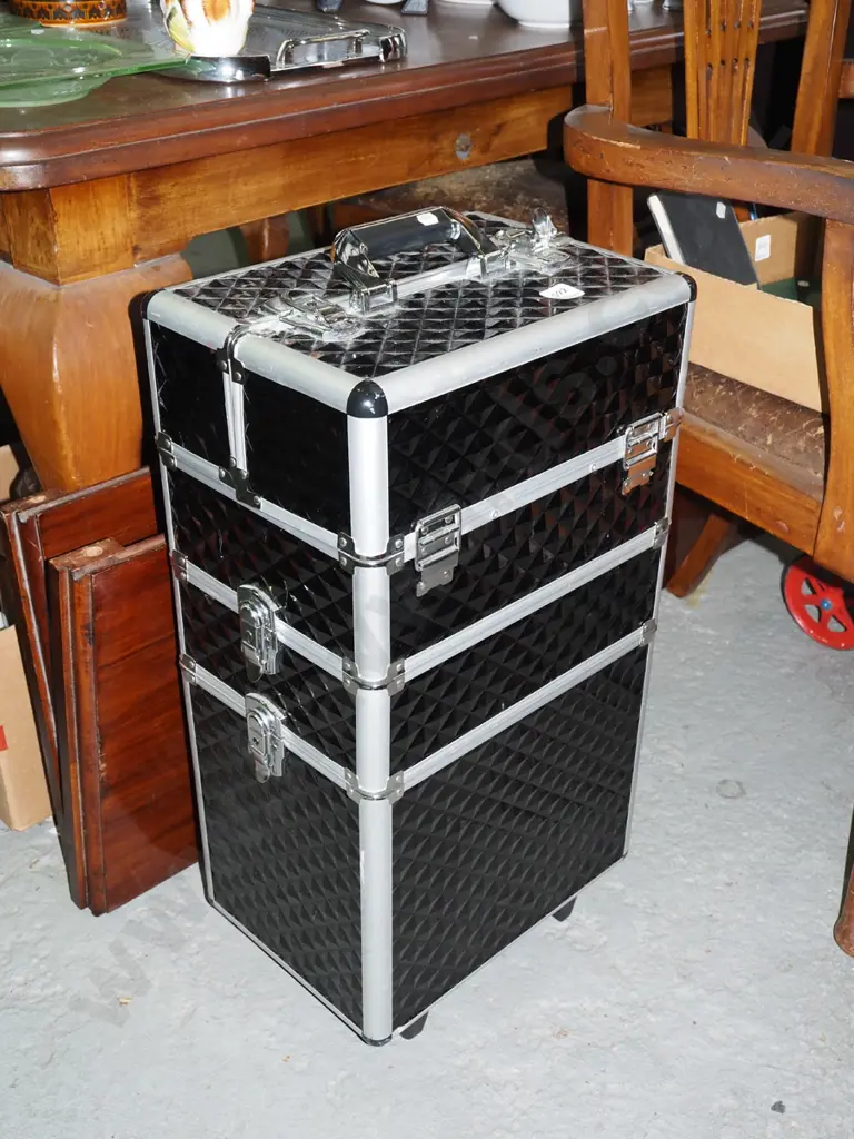 roller make up trolley case H-670 Image 1++