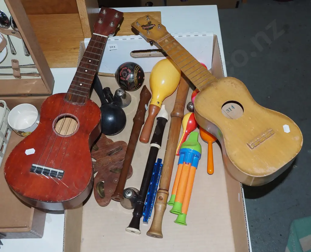 box; maracas, ukeleles, recorders etc Image 1++