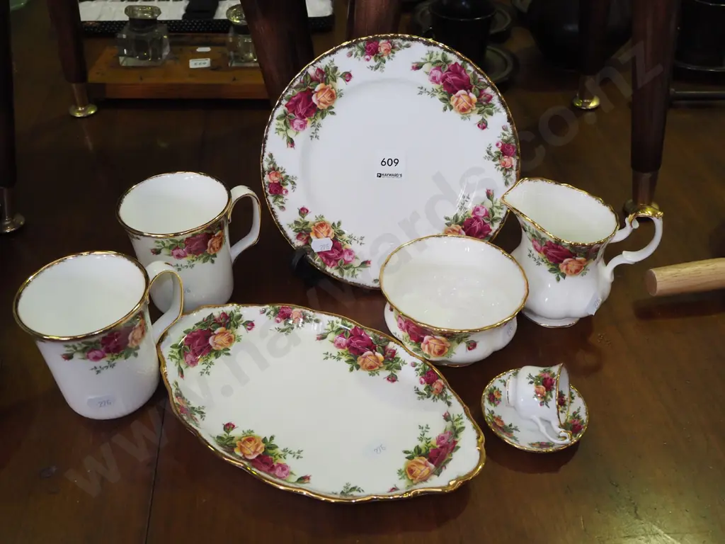 Royal Albert Old Country Rose bowls, creamer, sugar, cups etc Image 1++