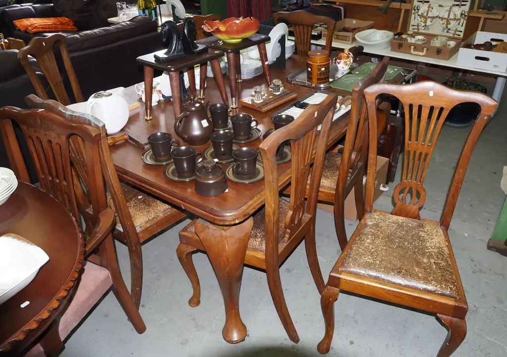 Edwardian walnut wind out table with 7 Heppelwhite style chairs Image 1++
