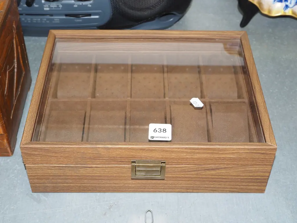 wood and glass jewellery / display case Image 1++