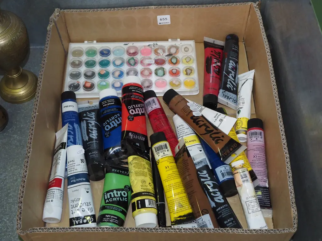 box; artists acrylic and watercolours Image 1++