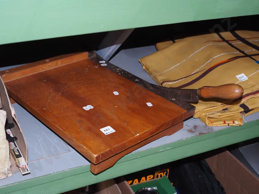 small wooden guillotine Image 1++