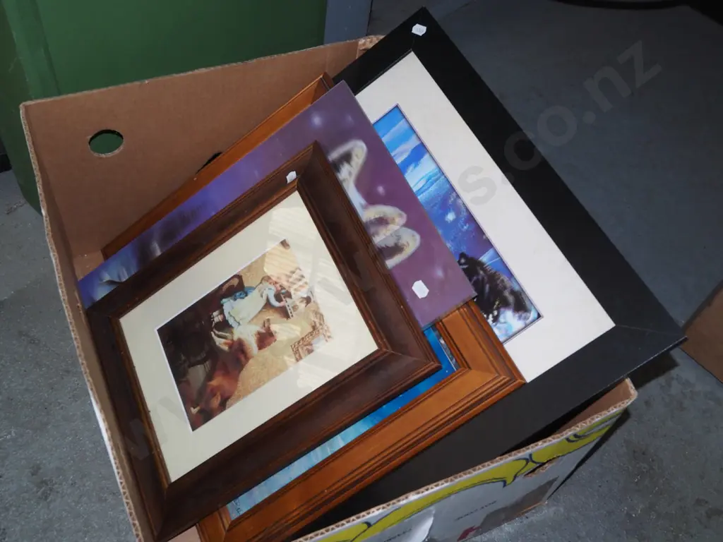 box; various framed prints Image 1++