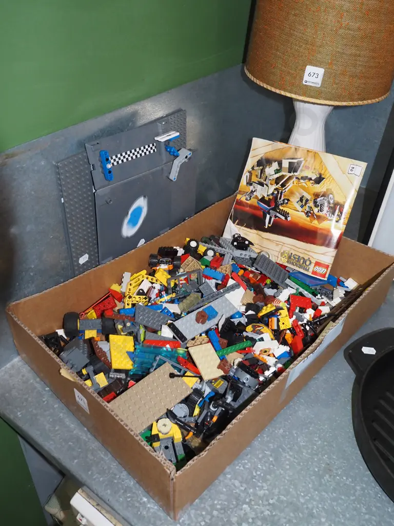 box of Lego   Image 1++