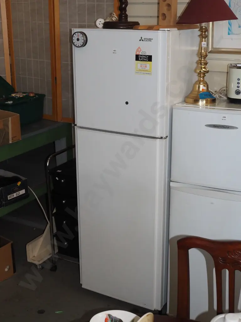 Mitsubishi electric fridge freezer H-1580 W-560 D-580 Image 1++