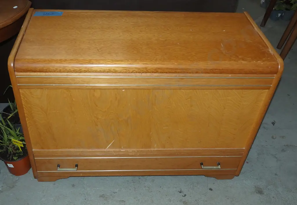 solid oak blanket box with lower drawer H-660 W-930 D-400 Image 1++