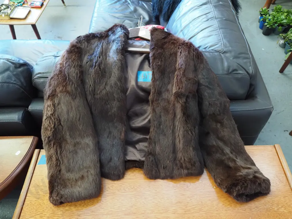 fur jacket Image 1++