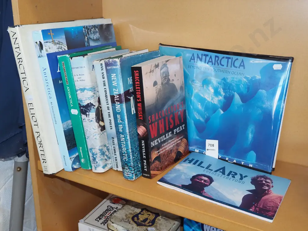 NZ and Antarctic books Image 1++