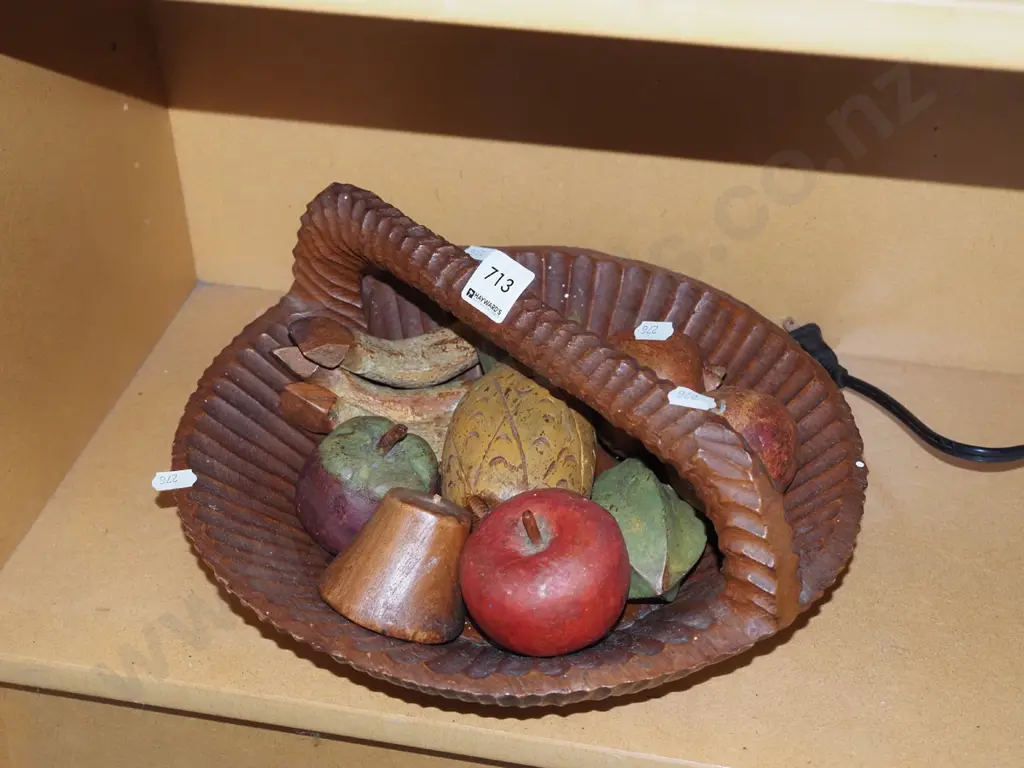 wooden basket, faux fruit Image 1++
