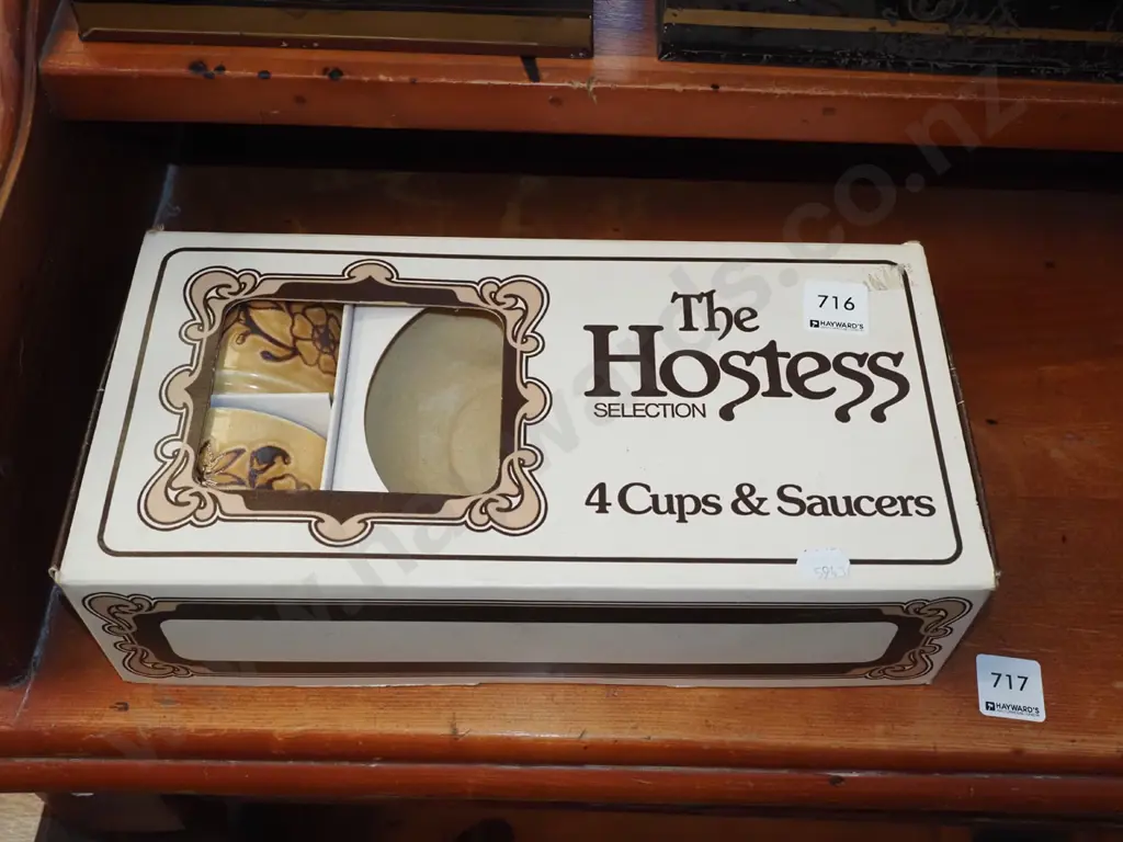 boxed as new Hostess selection Crown Lynn cups and saucers Image 1++