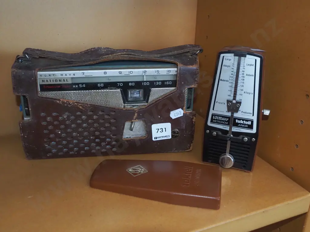 Temuka National Transistor radio As Is No Returns, metronome Image 1++