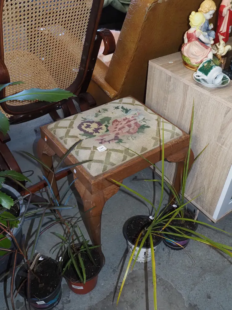 cab leg piano stool Image 1++