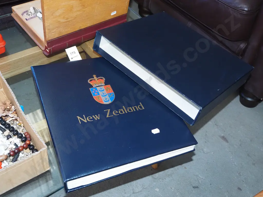 NZ stamp album - limited stamps Image 1++