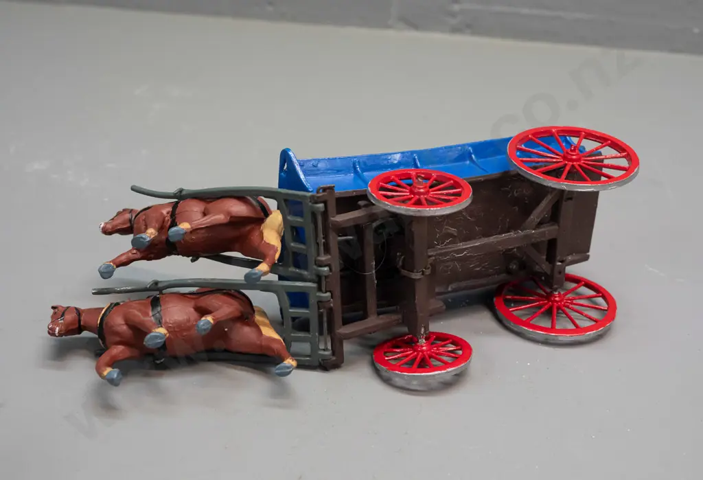 cast metal horse and carriage - Matchbox Models of Yesteryear passenger coach & horses, a golden 1953 Image 1++
