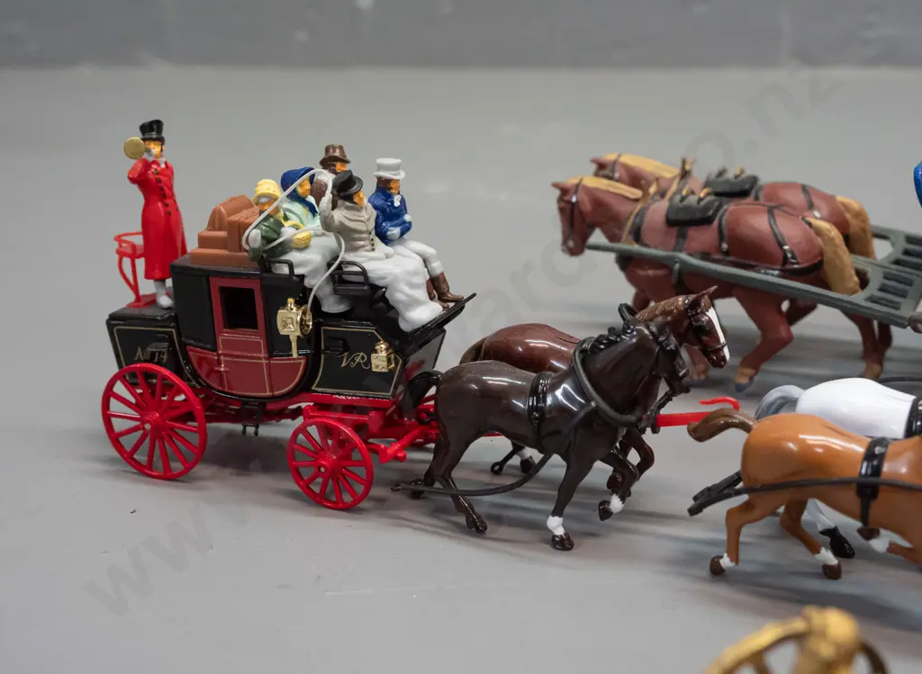 cast metal horse and carriage - Matchbox Models of Yesteryear passenger coach & horses, a golden 1953 Image 1++