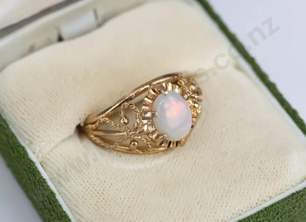 gold? opal ring 3.8gms Image 1++