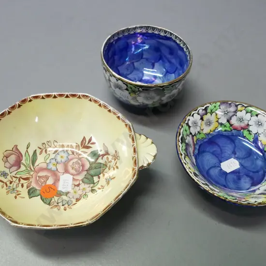 3x Small Maling dishes: 2x blue thumbprint and one floral. Floral D-160 across handles