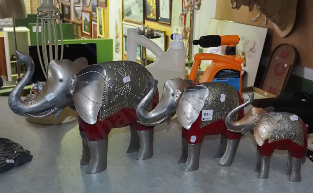 3x metal ornamental elephants H-280 Image 1++