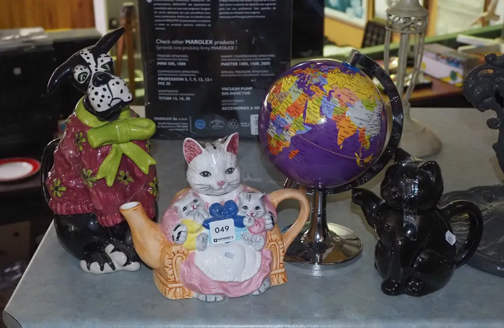 cat and dog themed teapots, small world globe Image 1++