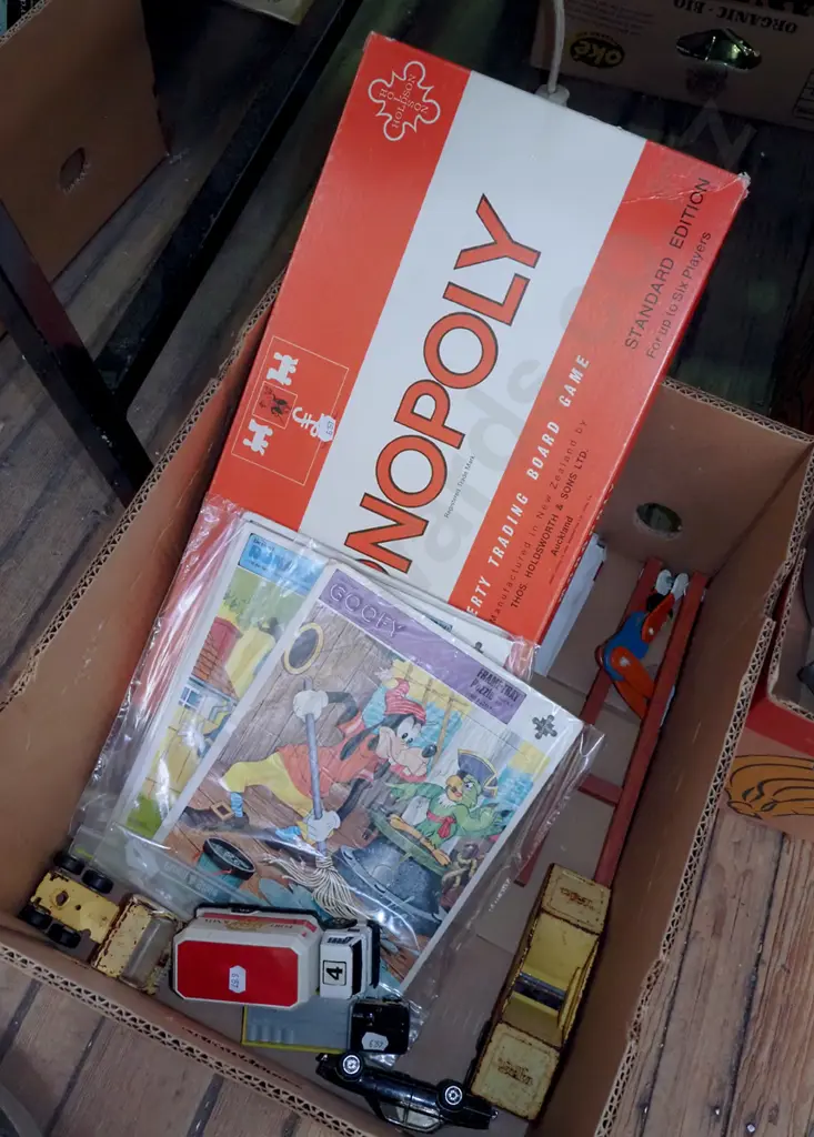 box; Monopoly, puzzles, vintage toys etc Image 1++