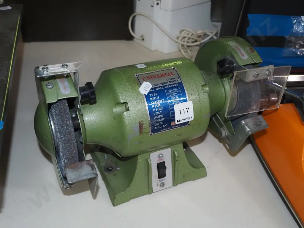 Universe 125mm bench grinder Image 1++
