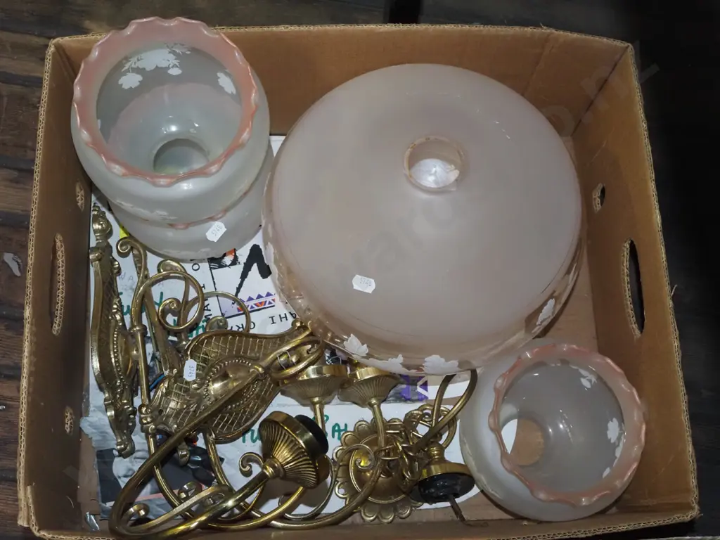 box; pink glass and white floral pendant light fitting with 3 wall mounted wall fittings Image 1++