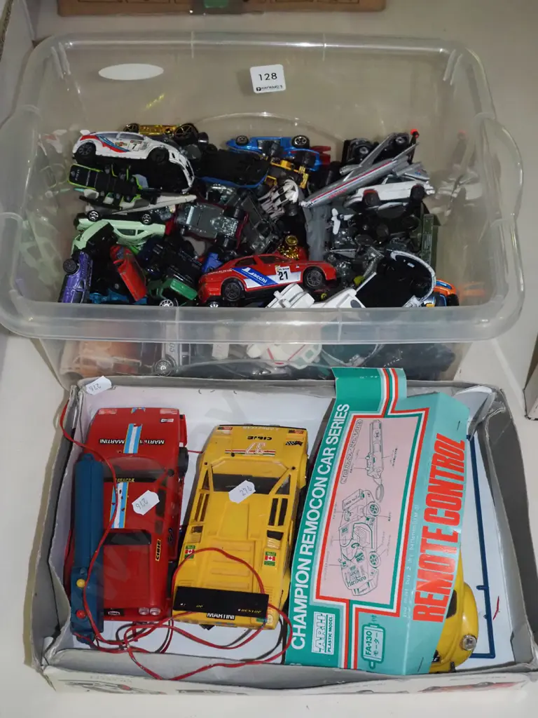 tub of model vehicles Image 1++