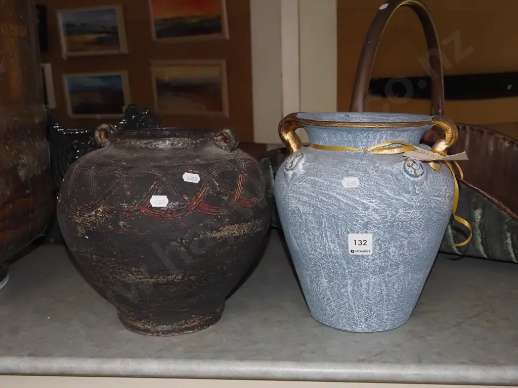 2x terracotta vases Tallest H-240 Image 1++