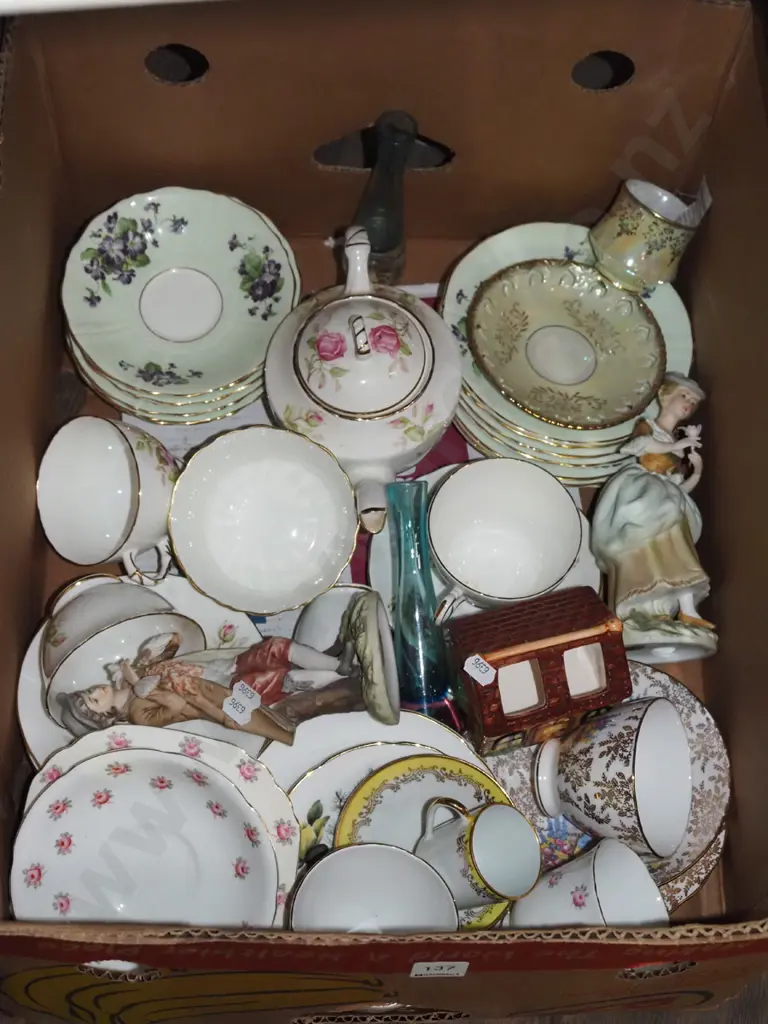 box; figurines, teapots, saucers etc Image 1++