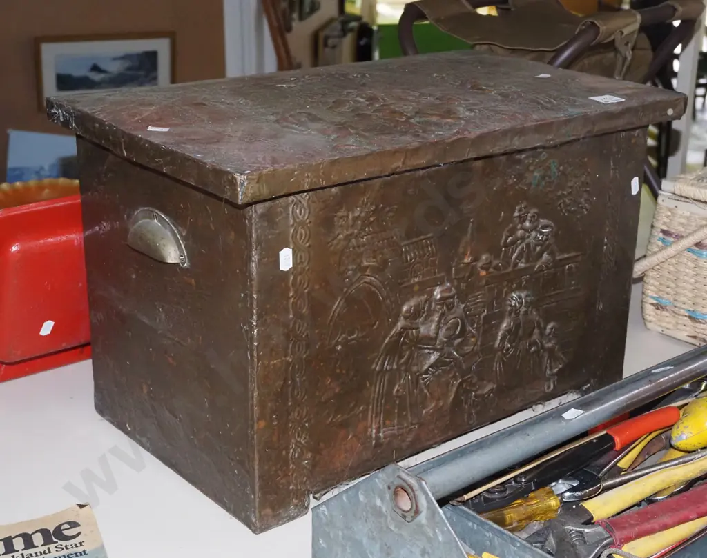 beaten brass wood box H-310 Image 1++