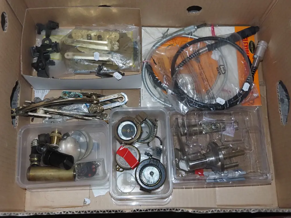 box; compass parts, window hardware etc Image 1++