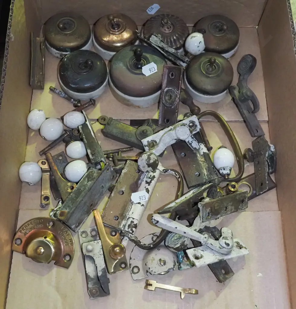 box; light switches, window hardware Image 1++