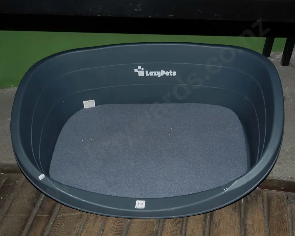 Lazy Pets plastic bed Image 1++