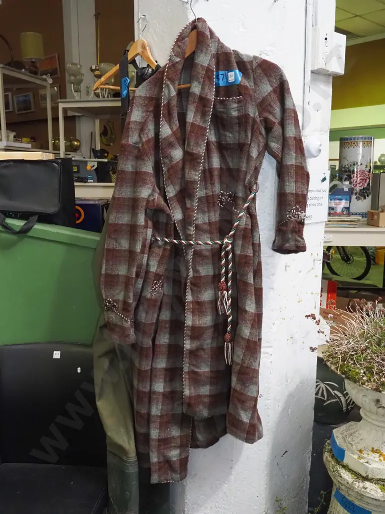 gents woollen dressing gown Image 1++
