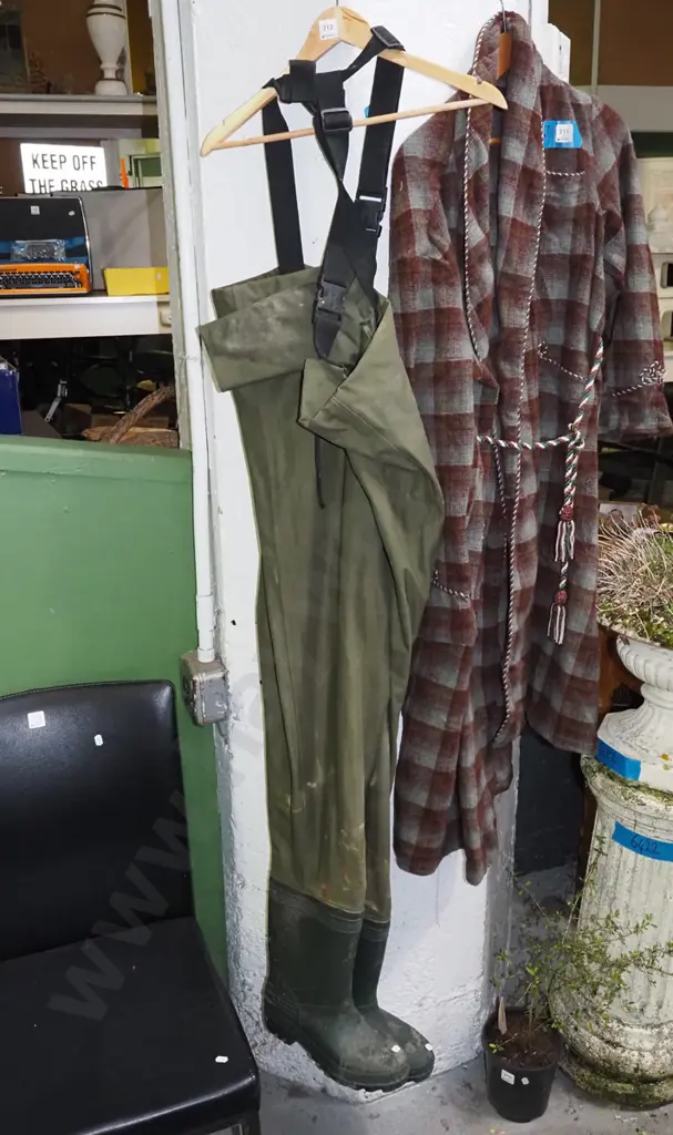 Snowbee waders size 10 Image 1++