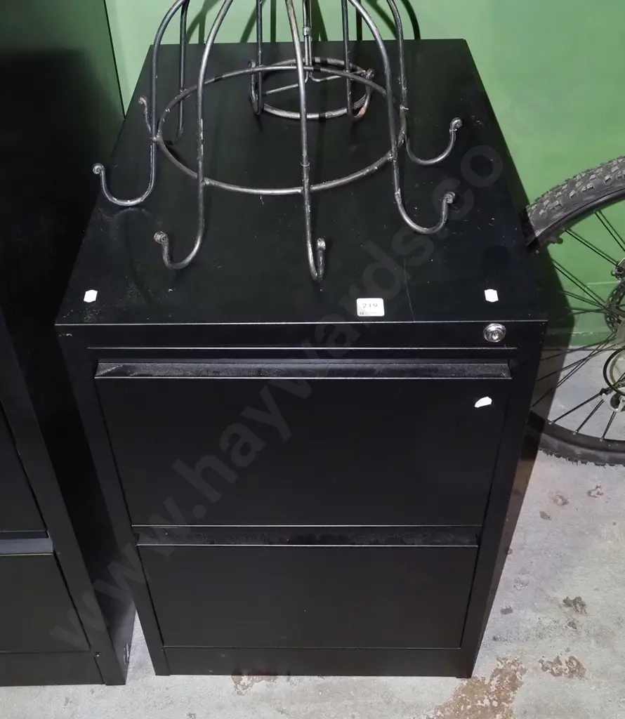 black 2 drawer filing cabinet - no key Image 1++