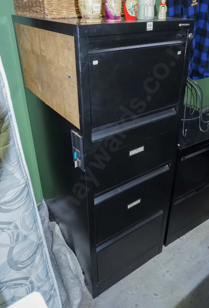 black 4-drawer Precision filing cabinet - no key Image 1++