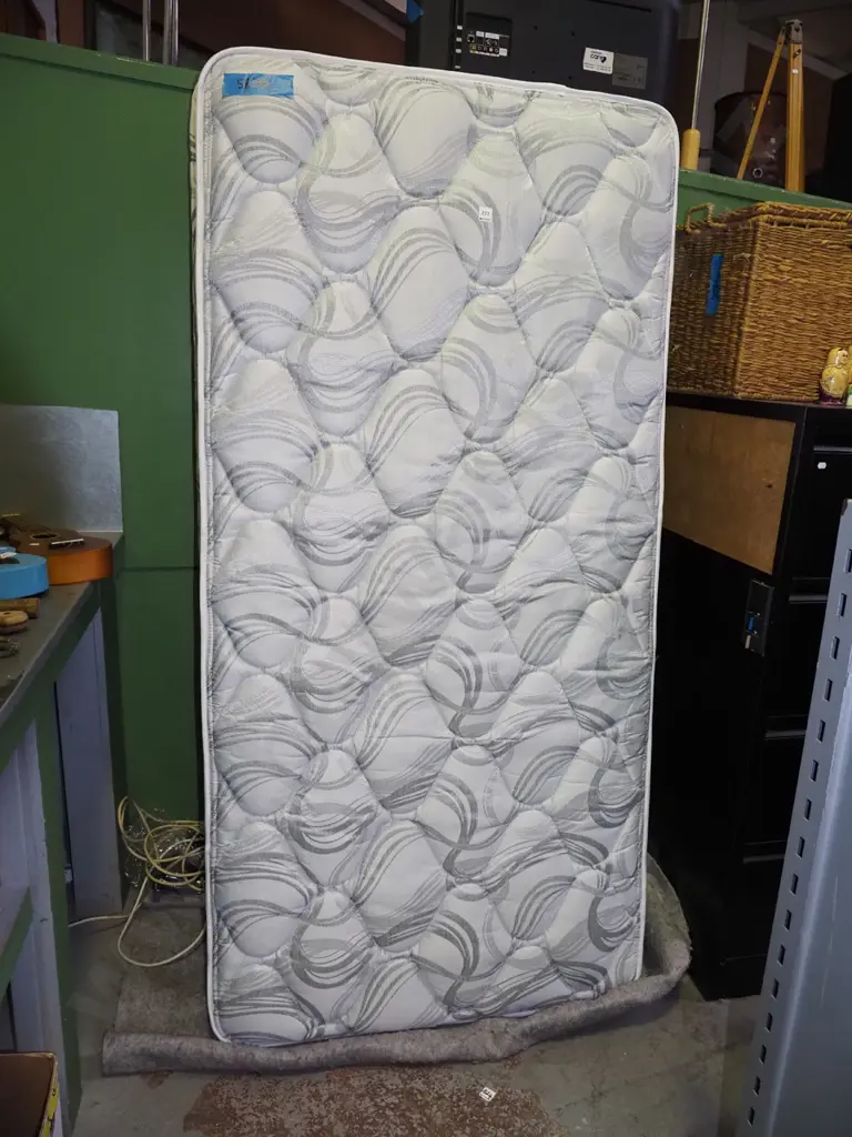 single bed mattress and base Image 1++