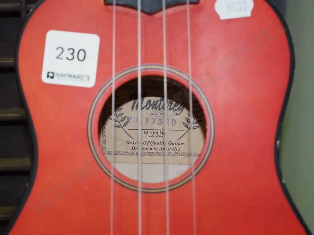Monterey ukulele Image 1++