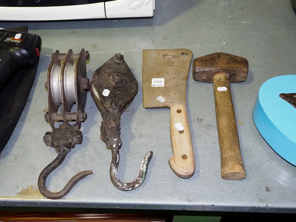 2x metal pulleys, heavy hammer, cleaver Image 1++