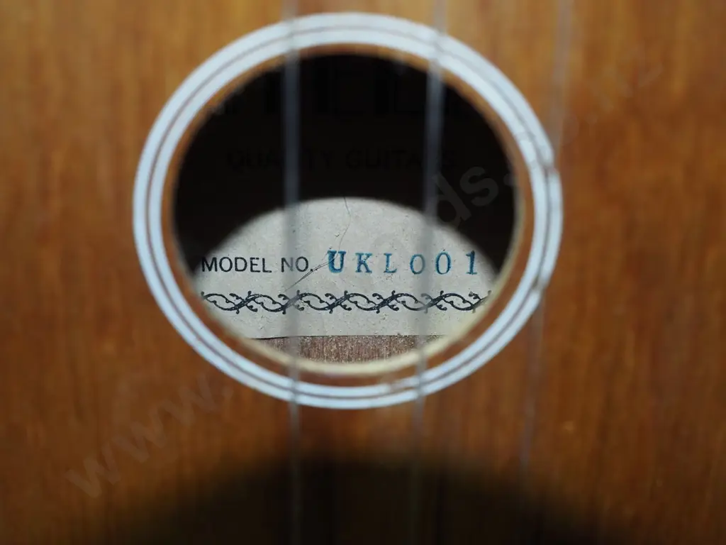 2x ukuleles - Makala and Mitello Image 1++