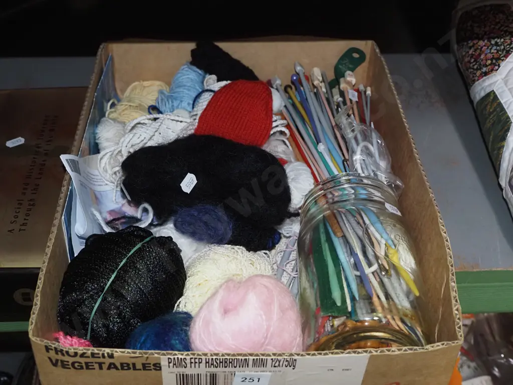 box; sewing needles, knitting yarn etc Image 1++
