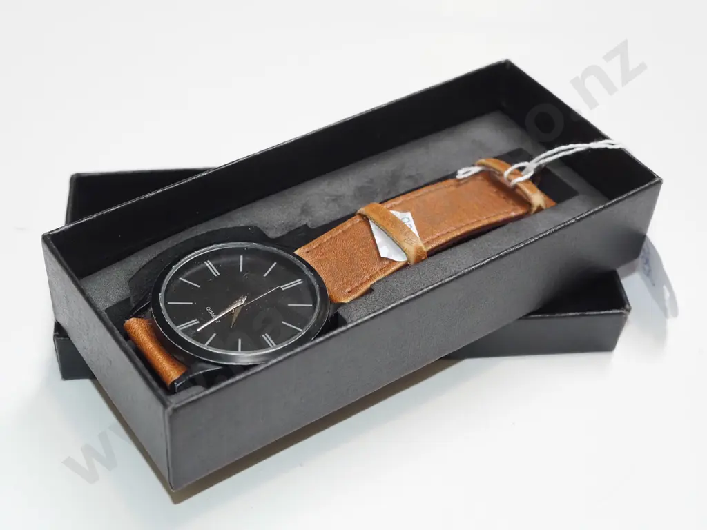 wristwatch Image 1++