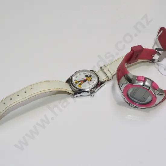 2x wristwatches