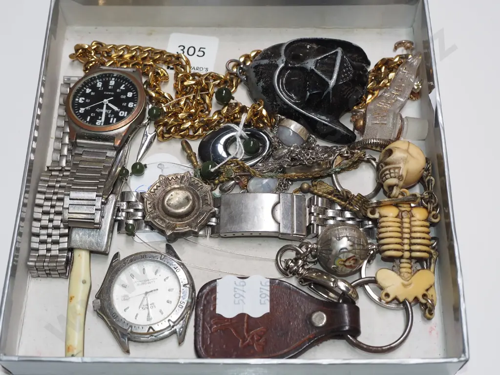 tray; watches, Darth Vader pendant, key rings etc Image 1++