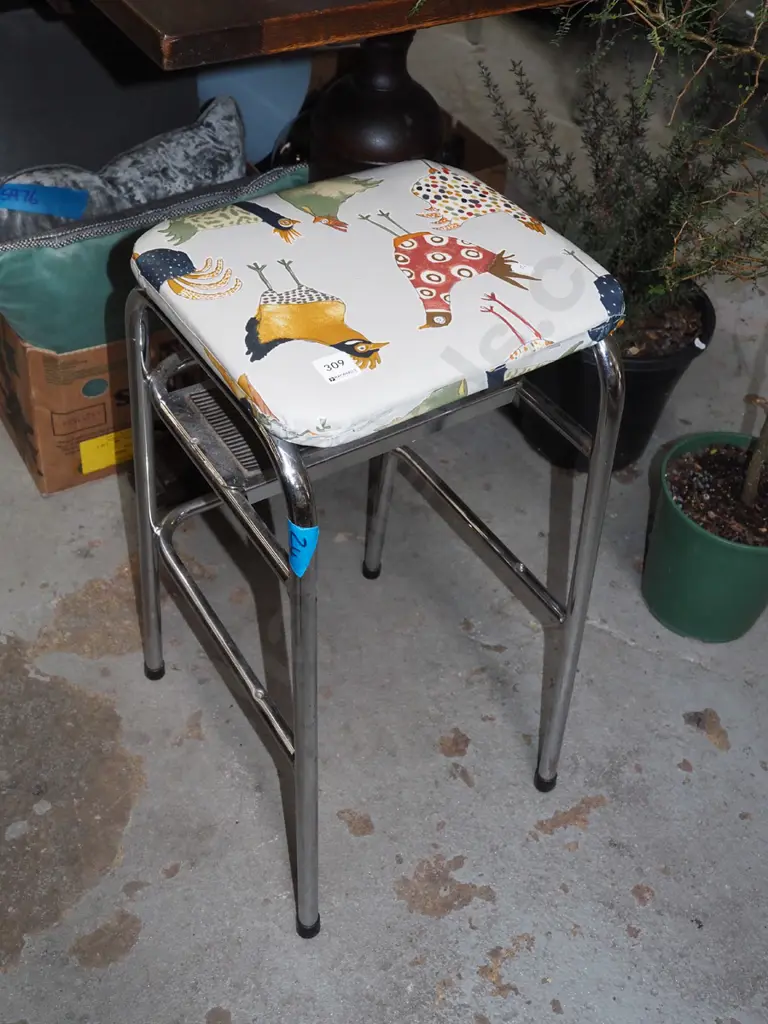 vinyl kitchen step stool Image 1++
