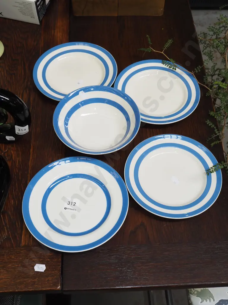 T&G Green Co bowl and 4 plates Image 1++