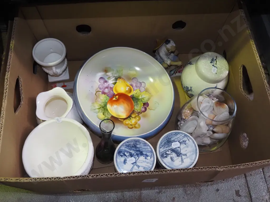 delft containers, fruit bowl, seashells etc Image 1++